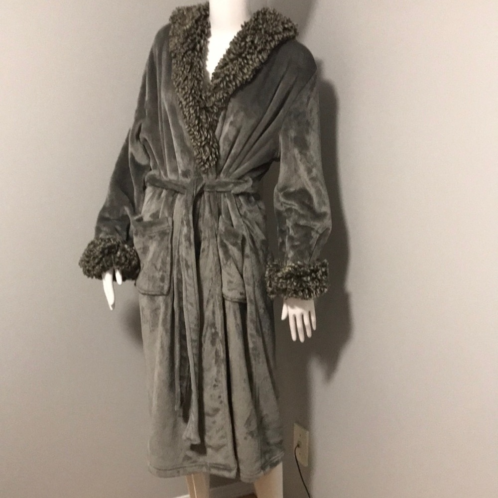 Luxurious Plush Women's Robe in Charcoal